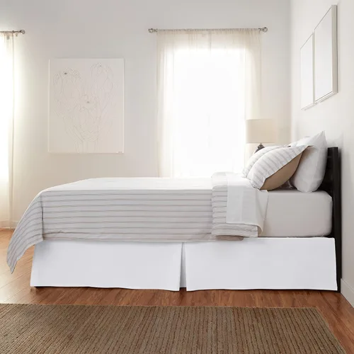 Vista 3 de Amazon Basics Falda de cama plisada ligera, Queen, color blanco brillante, sólido