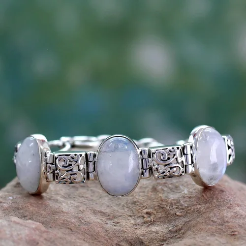 Vista 3 de NOVICA Pulsera de eslabones de piedra lunar hecha a mano, hecha a mano, plata de ley 925, piedra natal blanca de la India de la buena fortuna 6