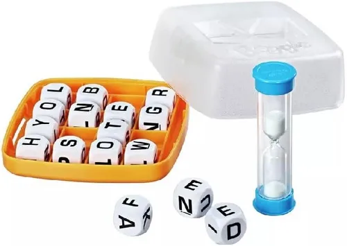 Vista 2 de Hasbro Gaming Boggle Classic Game Juegos de búsqueda de palabras Edades 8+ 1 o más jugadores Tamaño portátil para viajes Divertidos