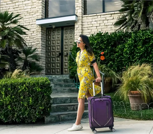 Vista 3 de AMERICAN TOURISTER Zoom Turbo Softside - Equipaje con ruedas giratorias expandible Púrpura Zoom Turbo Softside - Equipaje con ruedas giratorias
