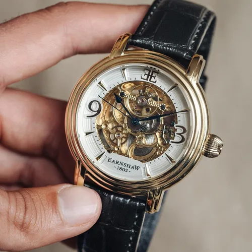 Vista 3 de Thomas Earnshaw Longcase Grande Skeleton Reloj automático para hombre, 1.890 in, esfera de corazón abierto, correa de cuero genuino ES-8011