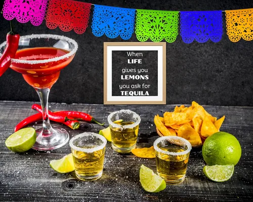 Vista 7 de Pancartas de fiesta mexicana – Cartel grande de papel picado – Decoraciones de fiesta de cumpleaños mexicana, suministros de fiesta para el Cinco