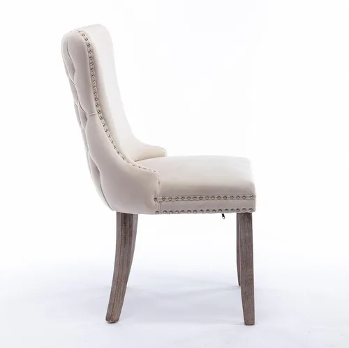 Vista 4 de Silla de comedor tapizada de terciopelo con respaldo de ala y patas de madera marrón, decoración de remaches, silla auxiliar moderna de mediados