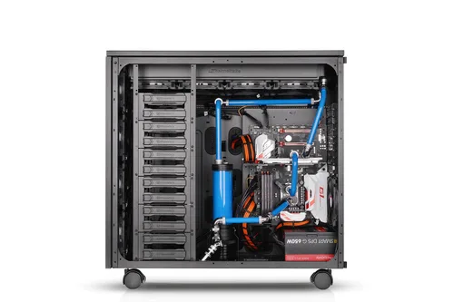 Vista 7 de Thermaltake Core W200 Capaz de sistema dual, refrigeración por agua extrema, XL-ATX, completamente modular/desmontable, certificada Tt, caja