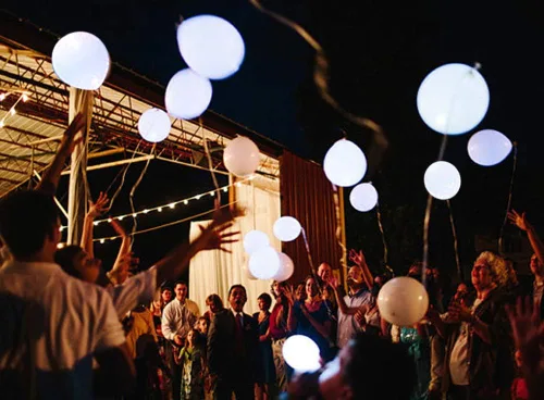 Vista 7 de Paquete de 30 globos LED, luces blancas para fiesta de cumpleaños y decoración de bodas Blanco 30