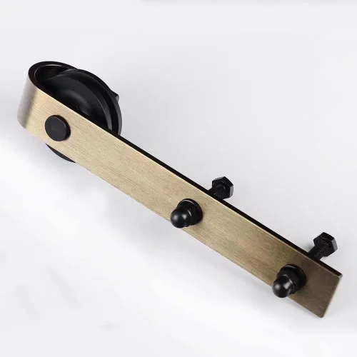 Vista 5 de Kit de herrajes clásicos de latón para puerta corrediza de granero de 5 pies para puerta interior, paquete de oro cepillado con mecanismo de cierre