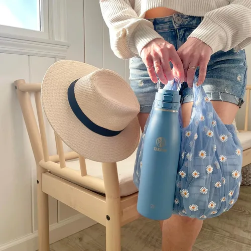Vista 4 de Takeya Traveler Taza de Café a Prueba de Fugas - Asa de Transporte - Recipientes Aislados para Uso Diario - Duradera y Portátil con Diseño a Prueba