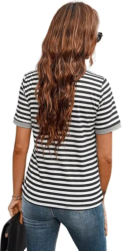 Vista 2 de SweatyRocks Camiseta casual para mujer, cuello redondo, a rayas, manga corta, con bolsillo