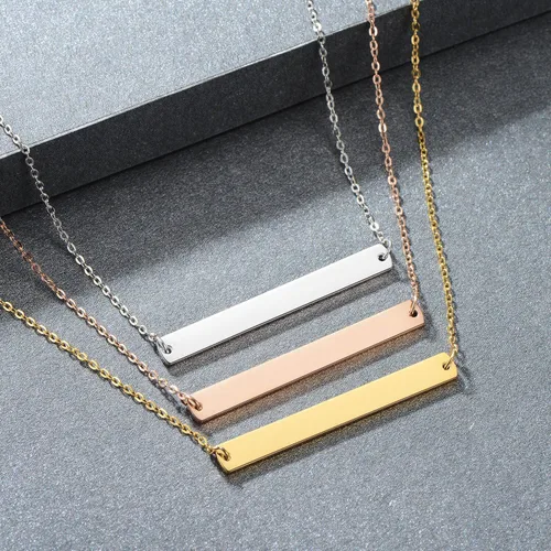 Vista 4 de Zillaly Collar de barra horizontal de oro rosa de oro rosa de acero inoxidable chapado en oro de 18 quilates, cadena ajustable para mujer