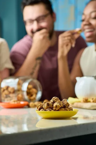 Vista 6 de REAL Mini galletas con chispas de chocolate, galletas horneadas semisuaves sin gluten, sin lácteos, veganas, kosher, paleo, deliciosas mini galletas