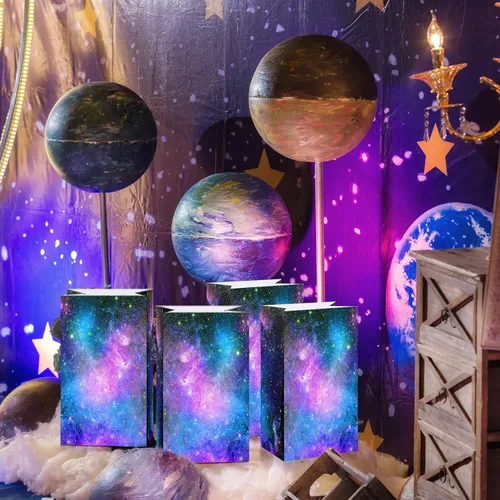 Vista 5 de Containlol Paquete de 28 bolsas de regalo de fiesta de galaxia espacial para niños, bolsas de regalo temáticas del espacio exterior, bolsas de papel