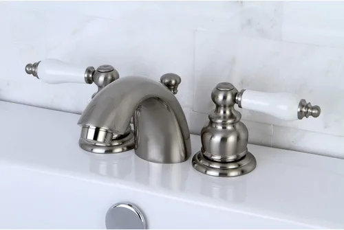 Vista 3 de Kingston Brass KB948B Victorian Mini Spread Lavatory Grifo de Lavatorio, Níquel Cepillado, 4,5 x 3,5 x 2,06