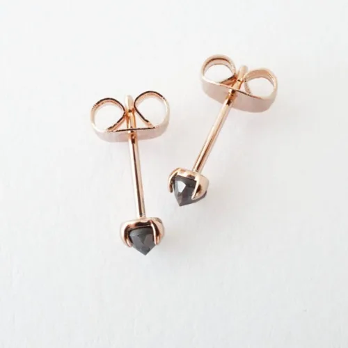 Vista 5 de HONEYCAT - Pendientes solitarios con punta de mineral de hierro pequeños joyería minimalista y delicada