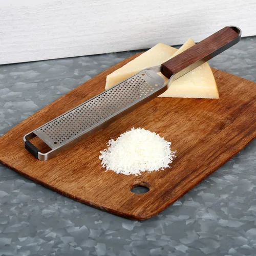 Vista 3 de Microplane Rallador Zester de acero inoxidable con mango de madera Master Series