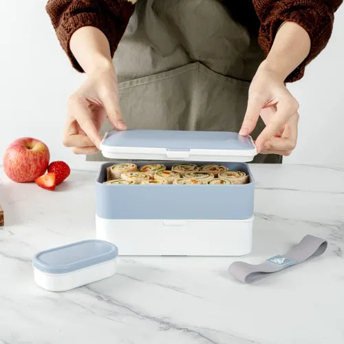 Vista 5 de Restaurantware -Bento Tek - Lonchera apilable de 40.5 onzas, 1 contenedor reutilizable para adultos – con utensilios, taza de salsa incluida, caja