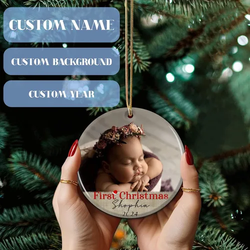 Vista 3 de Adorno personalizado para la primera Navidad, con nombre personalizado, estadísticas de nacimiento, foto, adornos redondos de cerámica para bebés