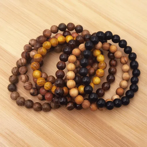 Vista 5 de INSPIRELLE 8 pulseras elásticas de madera natural con cuentas para hombres y mujeres