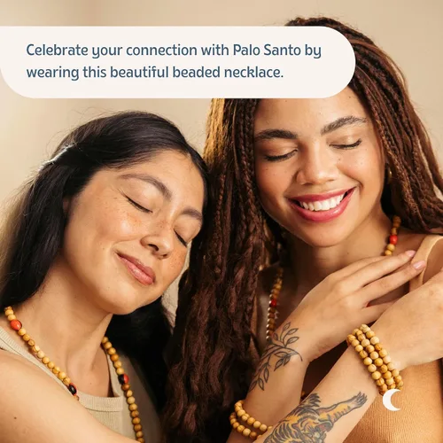 Vista 3 de Luna Sundara Collar Palo Santo hecho a mano en Perú altamente aromático y espiritualmente limpiador