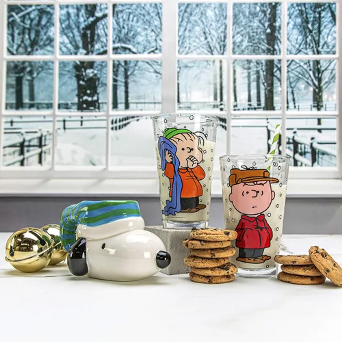 Vista 4 de Zak Designs Peanuts Snoopy - Taza de café de cerámica esculpida con personajes 3D, recuerdo coleccionable y maravillosa taza de café