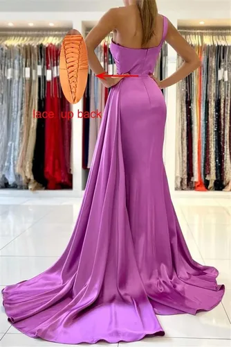 Vista 2 de Vestidos de dama de honor de sirena de un hombro para mujer, vestidos largos de satén con tren, vestidos formales de fiesta de noche con abertura