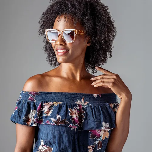 Vista 96 de OPTIMUM OPTICAL Gafas de sol protectoras UV atemporales para hombres y mujeres