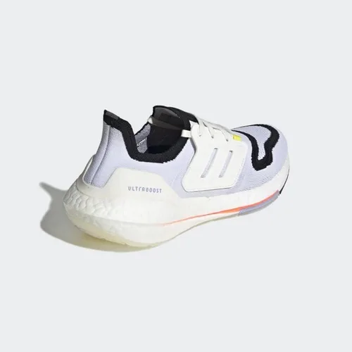 Vista 5 de adidas Tenis de correr Ultraboost 22 para mujer