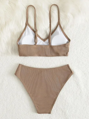 Vista 2 de SHENHE Traje de baño de 2 piezas para niña, traje de baño de cintura alta con tirantes delgados, conjunto de bikini con cuello en V, color caqui