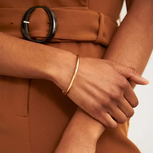 Vista 7 de Kainier Pulsera de 3mm de Acero Inoxidable Chapada en Oro de 14 Quilates, Brillante, Apilable, Delgada, Redonda, Brazalete de Bangle para Mujeres