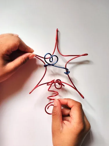 Vista 6 de Estrella de árbol rojo y azul del 4 de julio para árboles navideños con temática de independencia