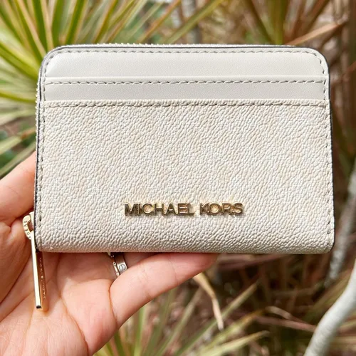 Vista 2 de Michael Kors Jet Set MK Sherbert - Funda para tarjetas de viaje MD con cremallera Light Sand Cartera con cremallera