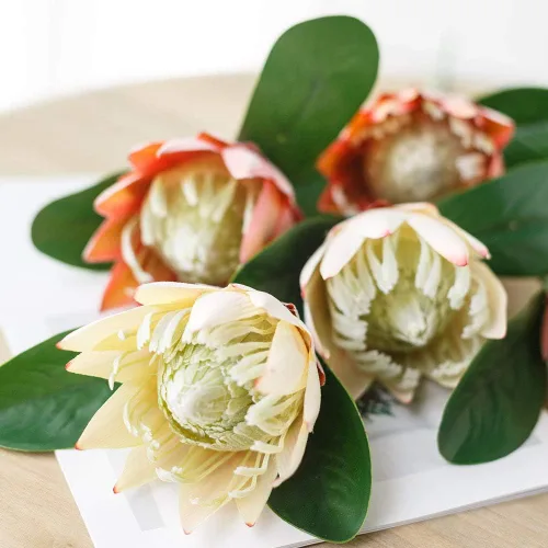 Vista 6 de Flores artificiales de seda falsa, Protea Cynaroides, arreglos florales de plástico, ramo de decoración para centros de mesa de boda, 3 piezas