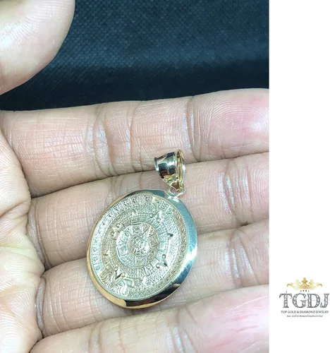 Vista 3 de TGDJ Colgante de calendario maya con dije azteca dorado, 1 pulgada de diámetro, Metal