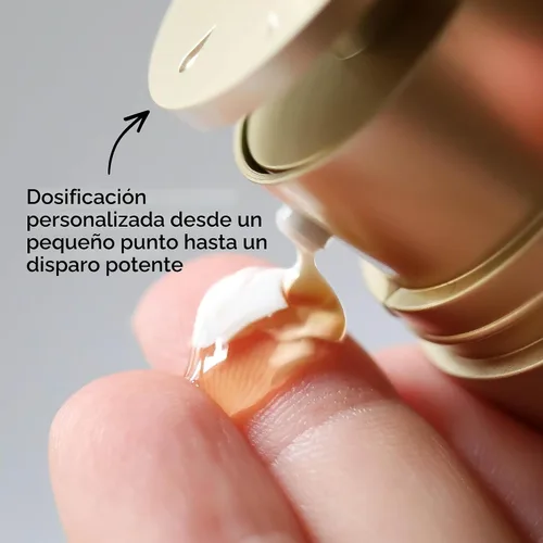 Vista 5 de Clarins DOUBLE SERUM EYE Tratamiento antienvejecimiento para ojos Suaviza visiblemente, reafirma, hidrata y revitaliza para ojos más jóvenes