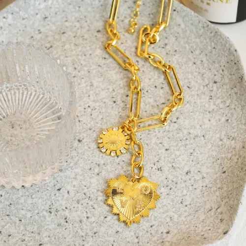 Vista 4 de Gargantilla gruesa chapada en oro de 18 quilates con colgante de corazón para mujer