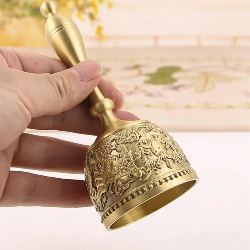 Vista 8 de Campana de mano, exquisita campana de llamada grabada de latón, campana decorativa para restaurante, artesanía decorativa para niños, adultos