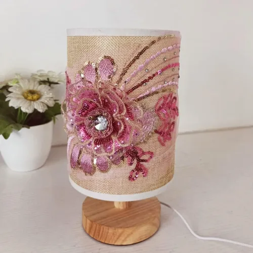 Vista 7 de OSALADI Lámpara de mesa de tela floral 3D, lámpara de escritorio elegante USB para dormitorio