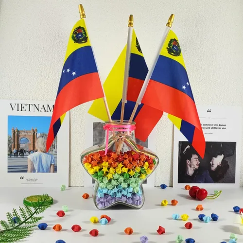 Vista 5 de QQSD Banderas de mano pequeñas de Venezuela con palo venezolano, poste de madera maciza con punta de lanza, paquete de 12