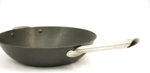 Vista 4 de Wok chino de hierro fundido ultraliviano de 13 pulg.