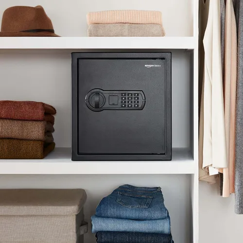 Vista 6 de Amazon Basics Caja fuerte electrónica de seguridad para el hogar de acero con bloqueo de teclado programable para documentos, joyas, objetos