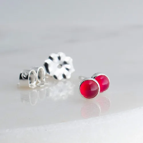 Vista 34 de Aretes pequeños de plata de ley para cartílago, tragus, hélix, múltiples piercings hipoalergénicos, piedra natal para mujer, juego de bisel
