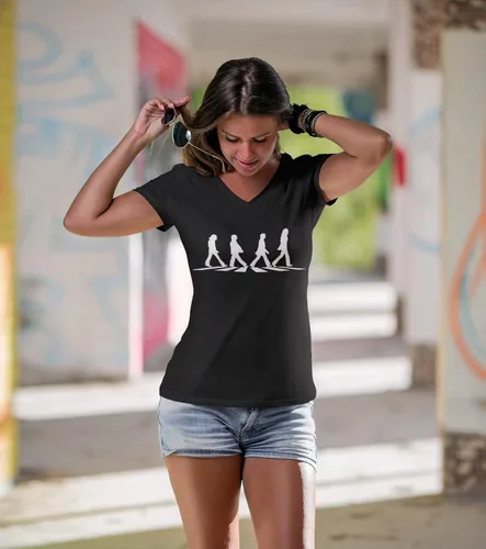 Vista 4 de Vincit Veritas Beatles - Camiseta con cuello en V, color negro Abbey Road Crosswalk para mujeres y niñas