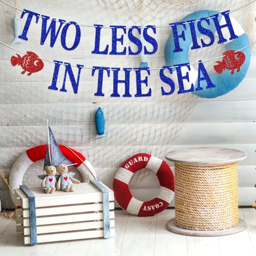 Vista 2 de Cartel Two Less Fish in the Sea, decoración de fiesta de compromiso, playa, boda, fiesta, fiesta náutica, despedida de soltera, divertidas