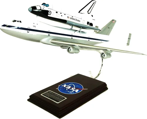 Vista 2 de Mastercraft Collection Boeing NASA B747 Airliner w/Space Shuttle Piggy Back Avión Modelo Escala: 1/144