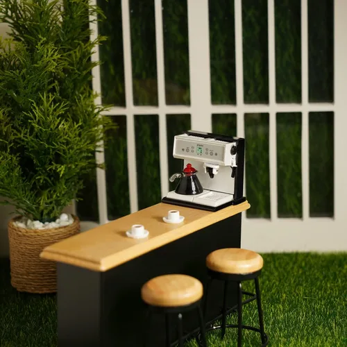 Vista 3 de Cafetera en miniatura con olla y 2 tazas, accesorios para casa de muñecas 1:12, máquina de café, decoración artificial de la casa, decoración