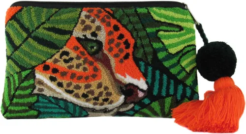 Vista 3 de Wayuu tapestry animal print clutch handmade by indigenous from Colombia punch needle crochet