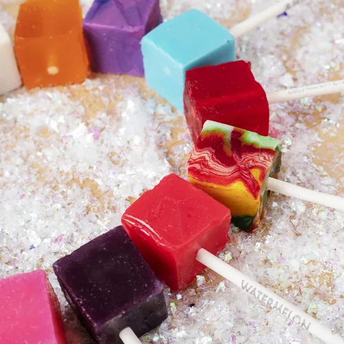 Vista 4 de Chupetas de Caramelo Duro en Cubo: Paquete de Chupetas con Sabor Envueltas Individualmente por Espeez - Paletas Cuadradas de Fiesta Estilo Antiguo