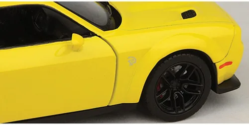 Vista 3 de Motormax 2018 Dodge Challenger SRT Hellcat Widebody Amarillo 1/24 Diecast Model Car 79350