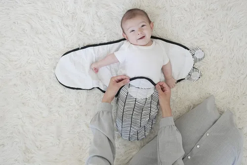 Vista 6 de BaeBae Goods Manta para envolver al bebé, juego de 4 envolturas ajustables para bebés, mantas para envolver pañales para niños y niñas, hechas