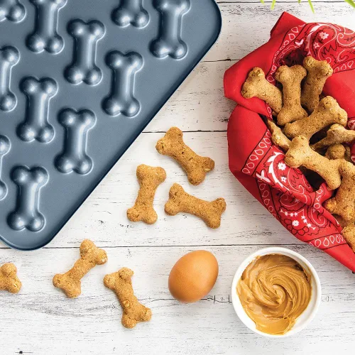 Vista 5 de Nordic Ware Puppy Love Pan, azul marino