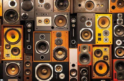 Vista 9 de Trends International Póster de pared con altavoz retro, 14.725 x 22.375 pulgadas, versión enmarcada de madera de granero